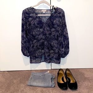 Medium Allison Joy Navy blue, black and white design light 3/4 length flown top